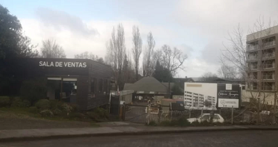 Vecinos de Isla Teja exigen anular permiso de construcción de edificio Fun: advierten serios riesgos
