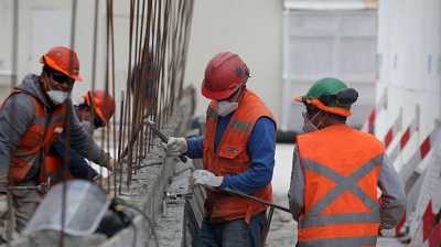 «Ahí se juega todo»: Economistas abordan las mejoras en productividad para hacer viable proyecto de «40 horas»