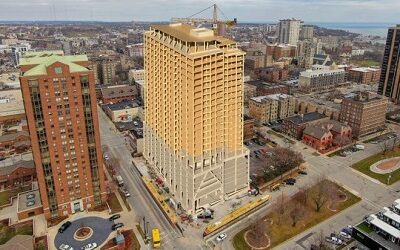 EL RASCACIELOS ASCENT EN MILWAUKEE SE CONVIERTE EN EL EDIFICIO DE MADERA MÁS ALTO DEL MUNDO