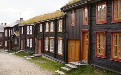 ROROS: EL PUEBLO MINERO QUE SE TRANSFORMÓ EN LA CIUDAD DE MADERA MÁS ANTIGUA DE EUROPA