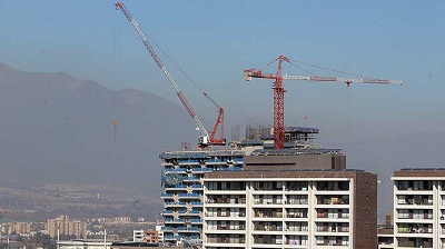 Permisos de edificación para viviendas bajan 44% en agosto y llegan a peor cifra desde 2010