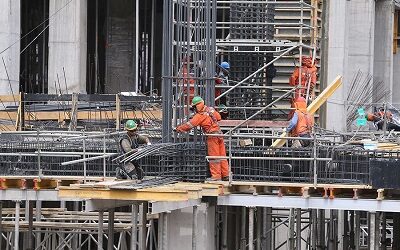 Economía cae 1,2% en octubre y minería y servicios evitan retroceso mayor