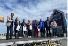 Ministro Montes entrega 236 viviendas a familias de Punta Arenas