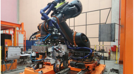 Brazo robótico automatiza cambio de revestimiento de molinos en División El Teniente