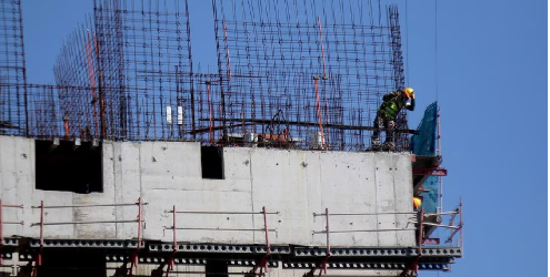 ¿Un mejor 2023 para constructoras e inmobiliarias? Paz, Salfacorp y Manquehue entre las acciones más rentables de febrero