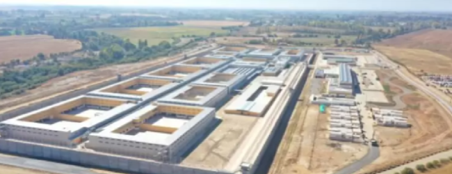 Acciona demanda al fisco chileno tras construcción de cárcel de Talca: piden $21 mil millones