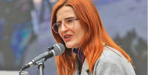 Alcaldesa de Ñuñoa arremete contra socio fundador de inmobiliaria Fundamenta: «Está acostumbrado a que las normas no corren para ellos»