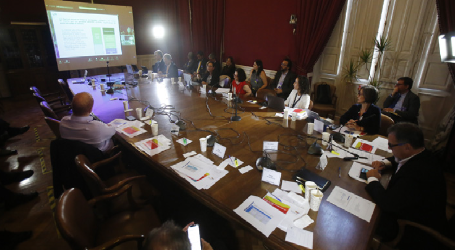 Autoridades económicas afirman que Chile ha resistido impacto de crisis bancaria: «Condiciones de liquidez no muestran estrés»