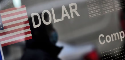 Dólar corta racha alcista tras reporte que mostró que China entró en deflación