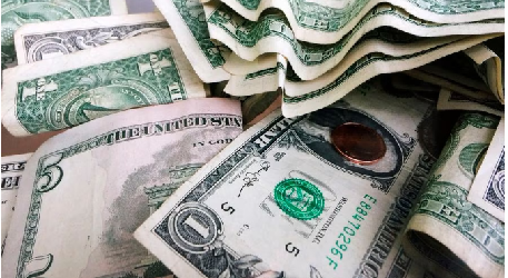 El dólar mantiene su tendencia al alza en línea con la caída del cobre y avance de la divisa en el mundo