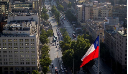 Banco Mundial vuelve a mejora su mirada sobre la economía de Chile para este año, pero sigue apostando que baja