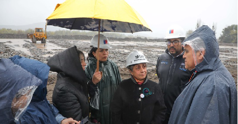 Ministra del MOP, Jessica López, supervisa obras de emergencia para prevenir nuevos desbordes del Río Cachapoal en la Región de O’Higgins