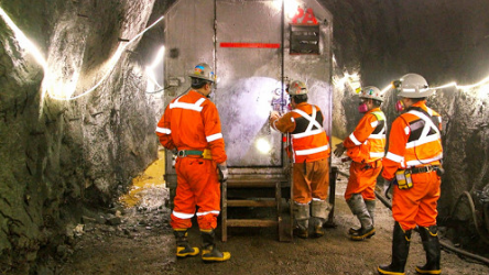 Sistema remoto de hidrofracturamiento de roca hace más seguros los procesos productivos en El Teniente