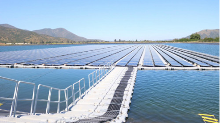 Región de O’Higgins: Inauguran el parque solar fotovoltaico flotante más grande del Cono Sur