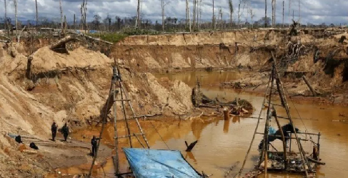Sociedad minera de Perú advierte que se corre el riesgo de que la economía ilegal tome el control el país