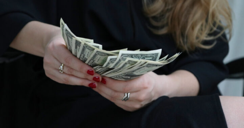 El dólar continúa cayendo y el cobre muestra notables repuntes gracias a los informes de China