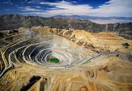 Anglo American planea recortar entre 5% y 20% de su personal