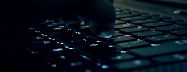 Ciberataques en Chile no sólo afectan a bancos: Por qué los hackers también apuntan a servicios industriales y de la salud