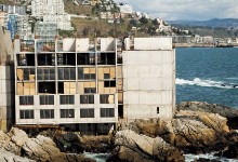 Marejadas reabren debate por seguridad de hotel en roquerío