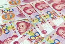 China permite una mayor devaluación y yuan acumula baja de 3,5% frente al dólar en dos días