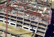Falta de recursos y licitaciones complican plan de hospitales