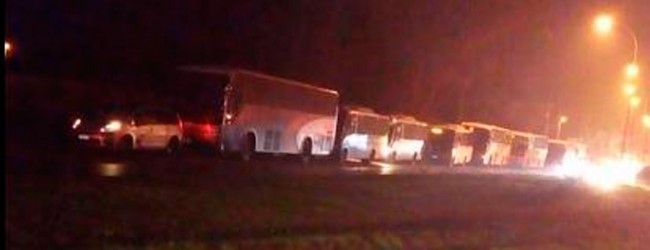 Trabajadores de Codelco bloquean carretera que une Rancagua y El Teniente