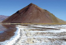 Codelco evalúa propuesta de Li3 de crear filial para explotar litio en Maricunga