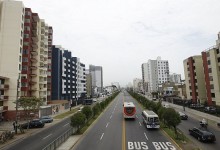 Dos caras del mercado inmobiliario: viviendas marcan récords pero oficinas y bodegas atraviesan difícil momento