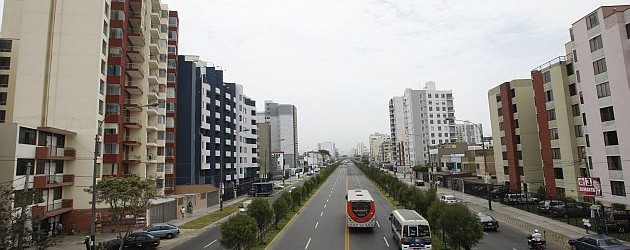 Dos caras del mercado inmobiliario: viviendas marcan récords pero oficinas y bodegas atraviesan difícil momento