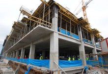 Gobierno crea plan para asegurar construcción hospitalaria tras críticas