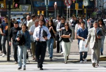 Remuneraciones subieron 0,1% en octubre y acumularon alza de 5,7% en doce meses