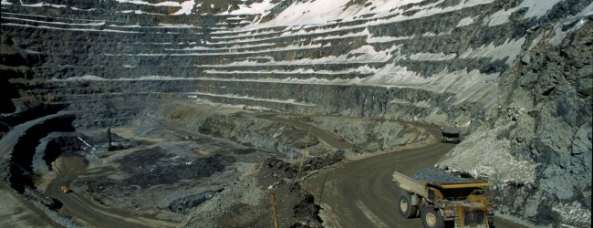 Nueve de las 14 mineras privadas más grandes del país recortaron su producción en 2015