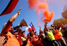 Sindicatos de minería privada se dividen y lanzan ofensiva contra despidos