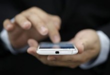Firma británica trabaja en baterías para que carga de celulares dure una semana