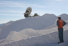 Cámara Chilena del Litio critica política de explotación del mineral