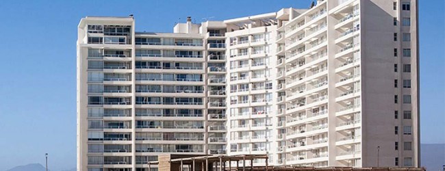 Venta de viviendas se desploma más de 40% y se modera alza en el precio de departamentos