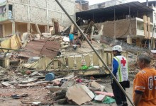 Rafael Correa pide que se cumplan normas de construcción tras terremoto