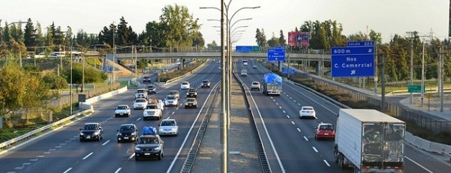 Ampliar carreteras, nuevas salas de clases y reforzar trenes: las ideas tras el déficit de infraestructura