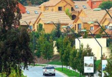 Las Condes concentra la mitad de las viviendas de súper lujo en Santiago