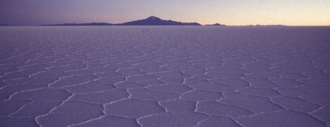 Canadiense adquiere nuevas pertenencias en Salar de Atacama y sale al paso de Rockwood y SQM
