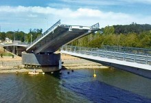 Bajan segundo brazo de Puente Cau Cau y este viernes quedará listo para prueba de carga