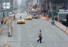Nueva York pide a hispanos en obras de construcción entregar su tarjeta falsa de OSHA