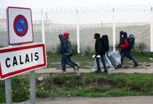 Concluye la construcción de un muro en el puerto de Calais para detener la inmigración