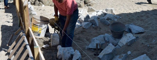 Indignación en Concón por construcción de un muro que divide la playa Los Lilenes