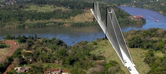Brasil autoriza construcción de nuevo puente que une Paraguay con Brasil