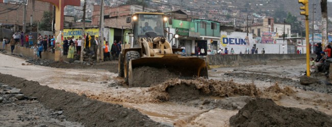 Kuczynski pide tranquilidad ante inundaciones y afirma que ya se organizó la reconstrucción