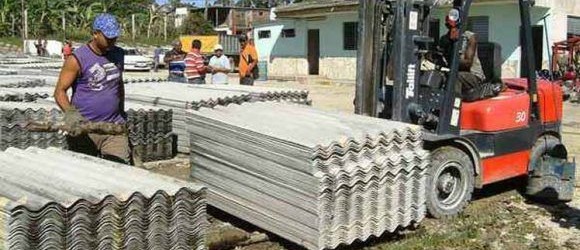 Cuba prioriza producción y entrega de materiales de construcción a damnificados por el huracán Irma