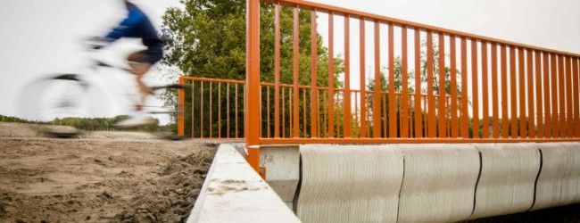 Inauguran en Holanda el primer puente construido con una impresora 3D