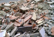 Basura de construcción contamina las playas y las destruye