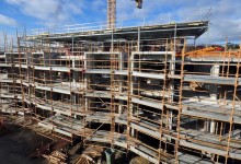 La construcción gallega se zambulle en la burbuja inmobiliaria de Portugal